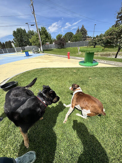 Hops N' Paws Dog Park & Taphouse - Boarding/Daycare
