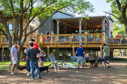 GRRROWLER'S Tap Room & Beer Garden
